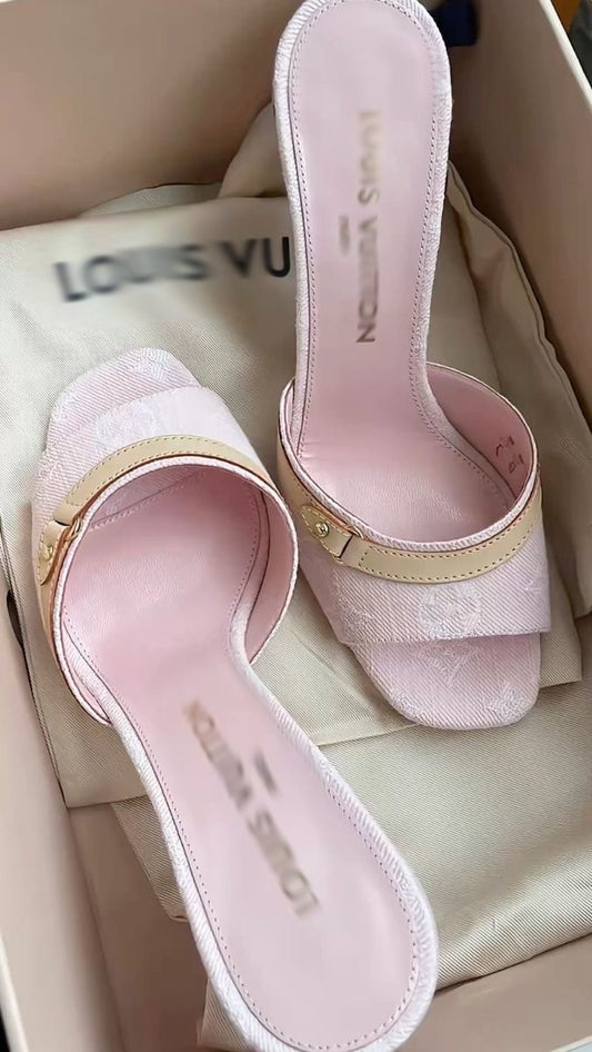 🎀Soft-Pink Heels