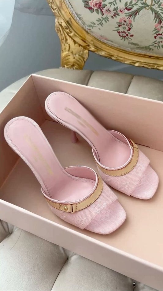 🎀Soft-Pink Heels